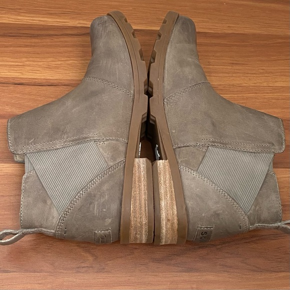 SOREL NL3719-005 Emelie Chelsea Waterproof Booties in  Quarry Gray/Taupe Size 7 - Picture 4 of 16